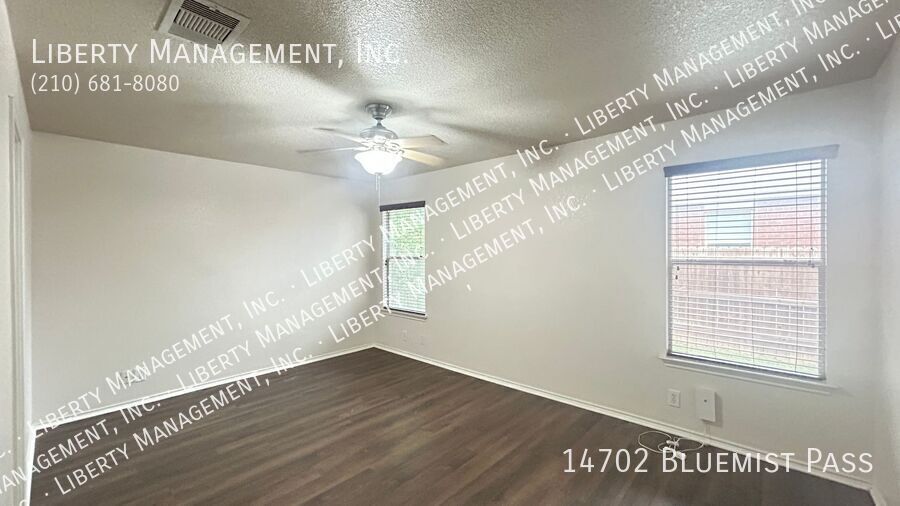 3 Bed, 2 Bath Home off of Jones Maltsberger and Thousand Oaks property image