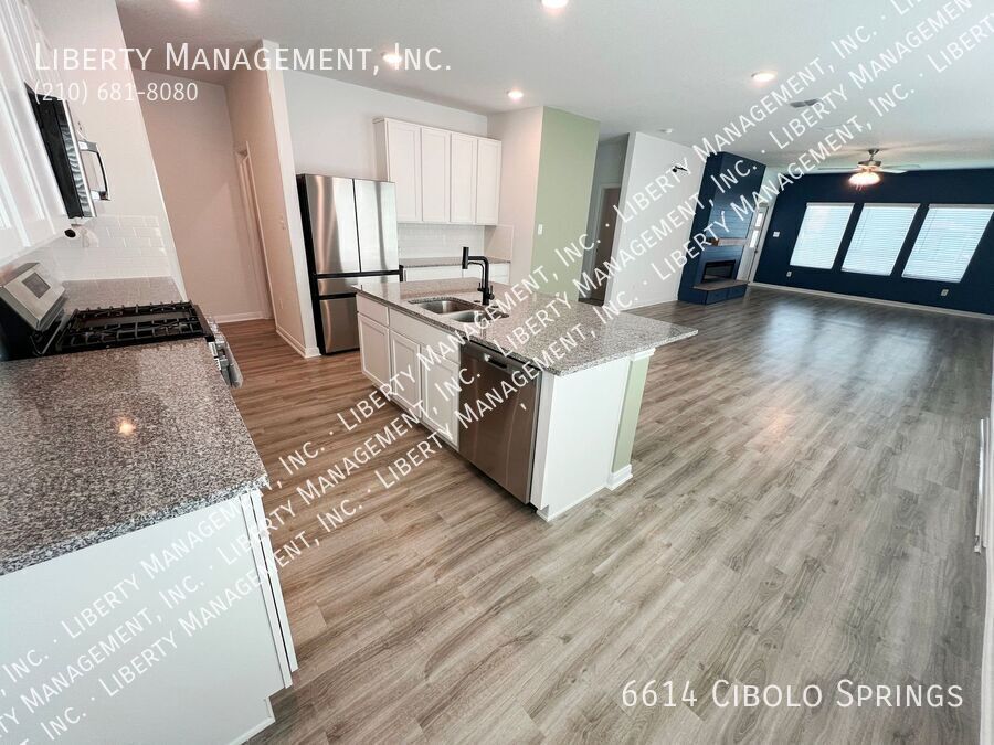 4 Bedroom, 2.5 Bath Home with Solar Panels property image