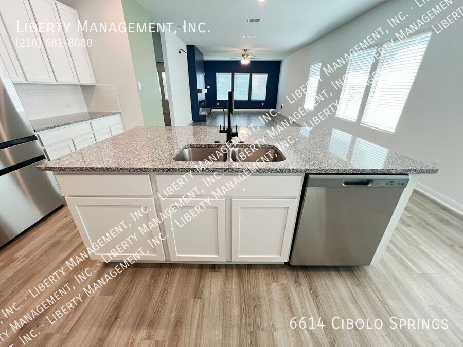 4 Bedroom, 2.5 Bath Home with Solar Panels property image