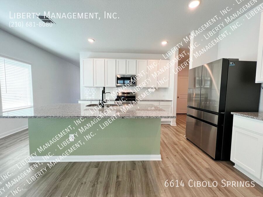 4 Bedroom, 2.5 Bath Home with Solar Panels property image