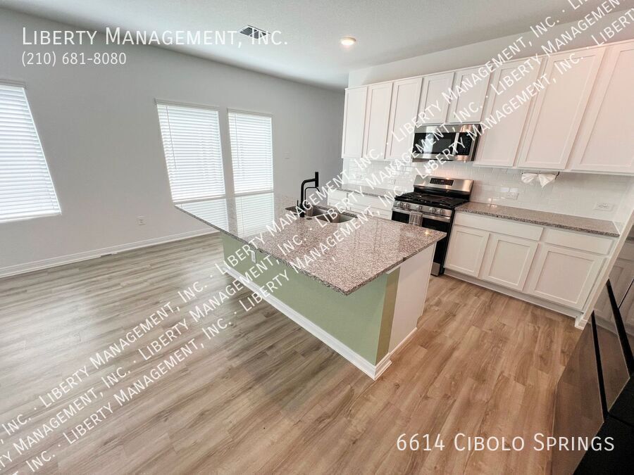 4 Bedroom, 2.5 Bath Home with Solar Panels property image