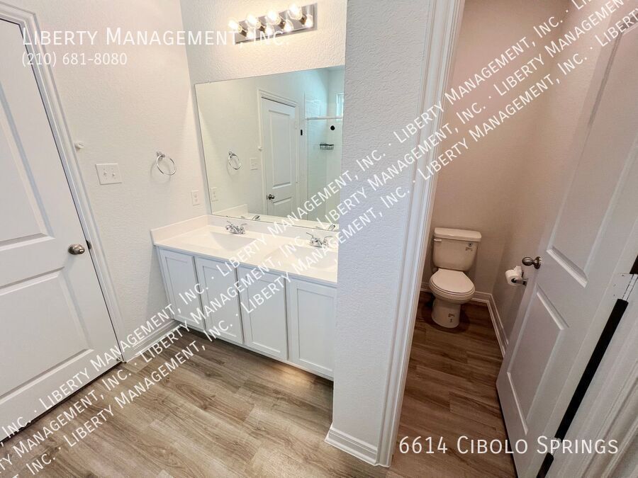 4 Bedroom, 2.5 Bath Home with Solar Panels property image