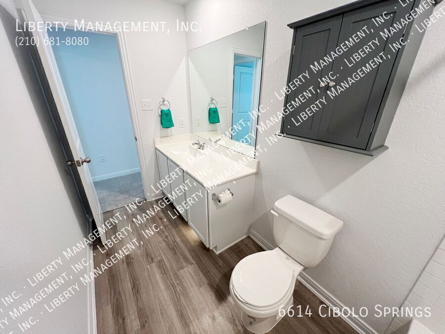 4 Bedroom, 2.5 Bath Home with Solar Panels property image