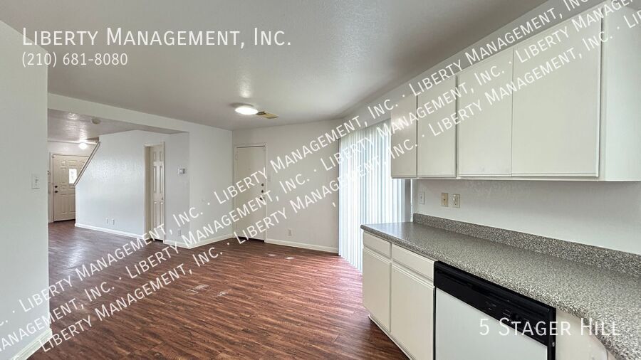 Great 3 bedroom, 2 bath home near 410 and Bandera! property image