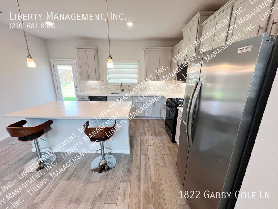 4 Bed, 3.5 Bath Home in Veranda property image