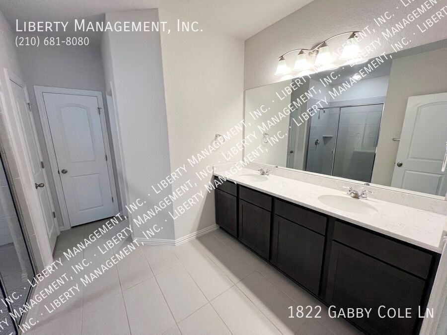 4 Bed, 3.5 Bath Home in Veranda property image