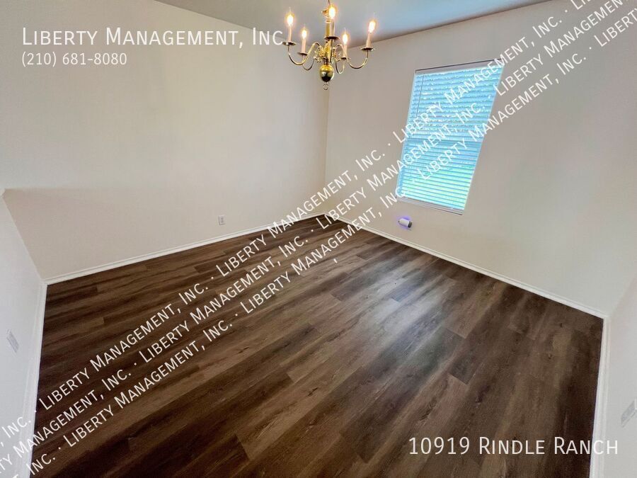 4 Bed, 2.5 Bath Home in River Mist. property image