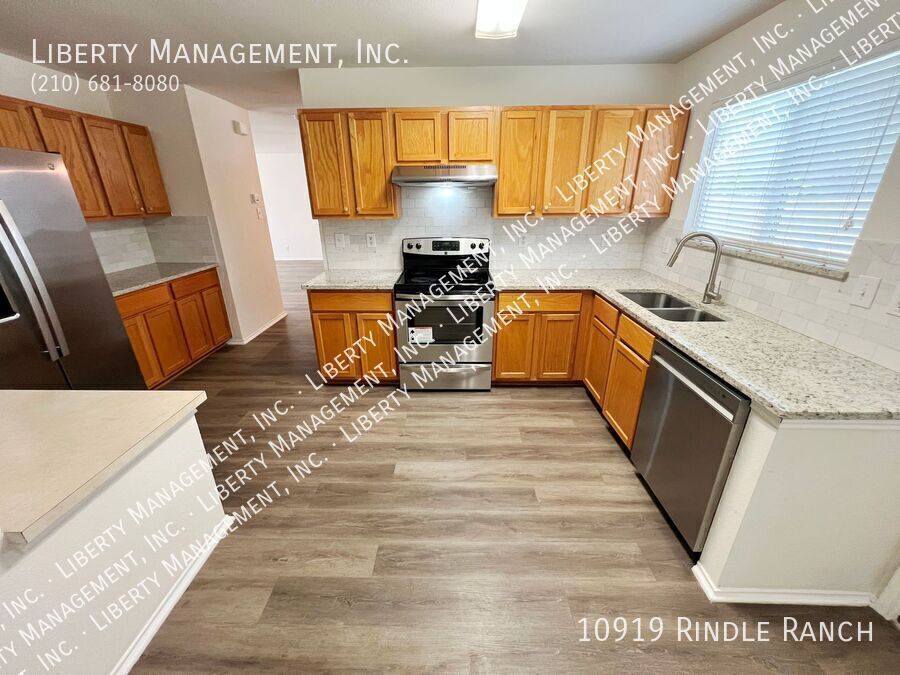 4 Bed, 2.5 Bath Home in River Mist. property image