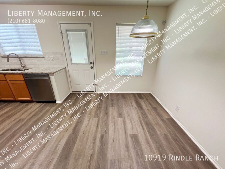4 Bed, 2.5 Bath Home in River Mist. property image