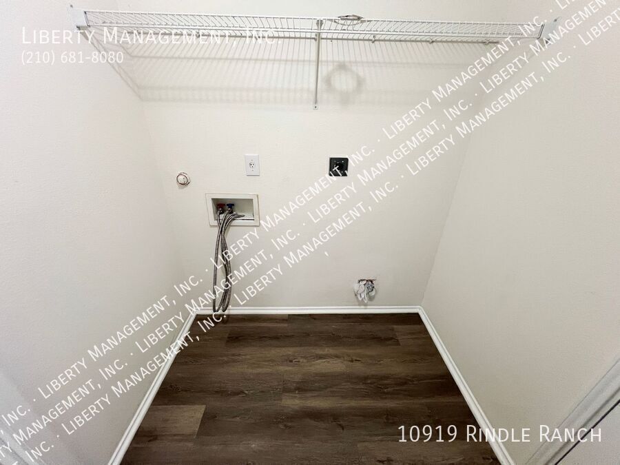 4 Bed, 2.5 Bath Home in River Mist. property image