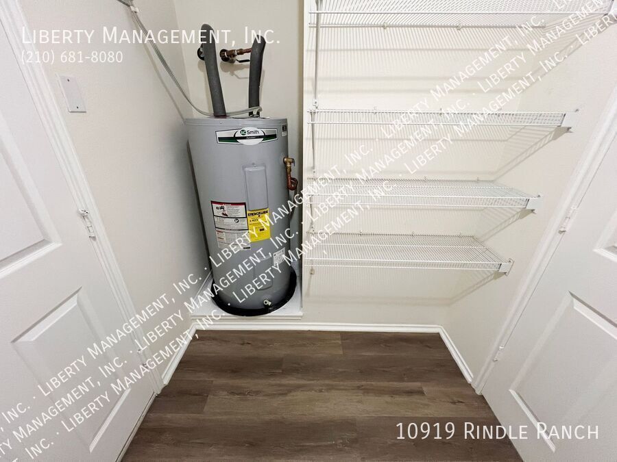 4 Bed, 2.5 Bath Home in River Mist. property image