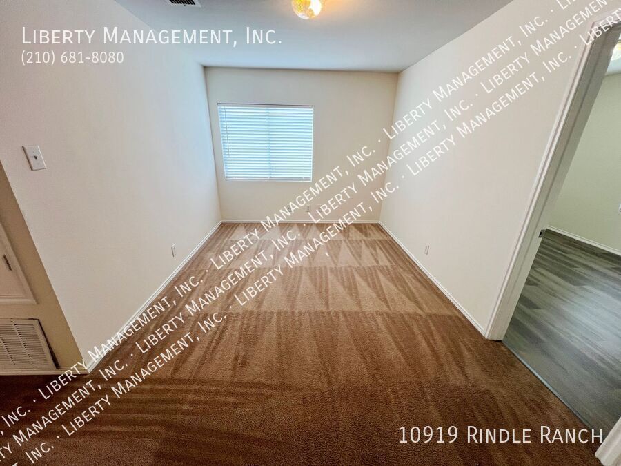 4 Bed, 2.5 Bath Home in River Mist. property image