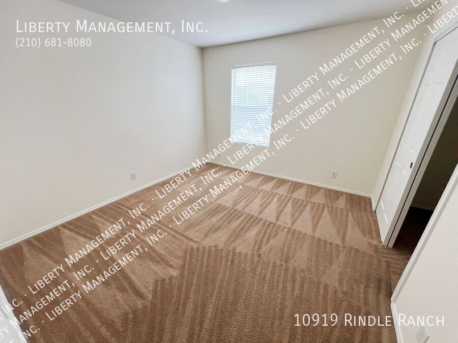 4 Bed, 2.5 Bath Home in River Mist. property image