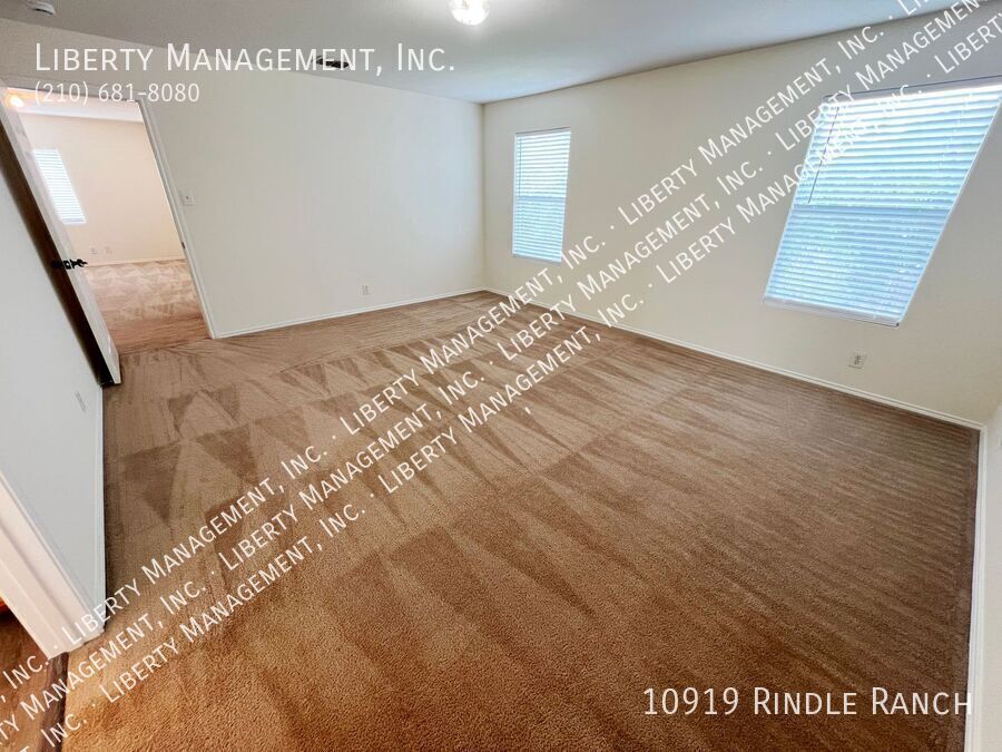 4 Bed, 2.5 Bath Home in River Mist. property image