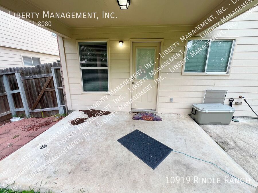 4 Bed, 2.5 Bath Home in River Mist. property image
