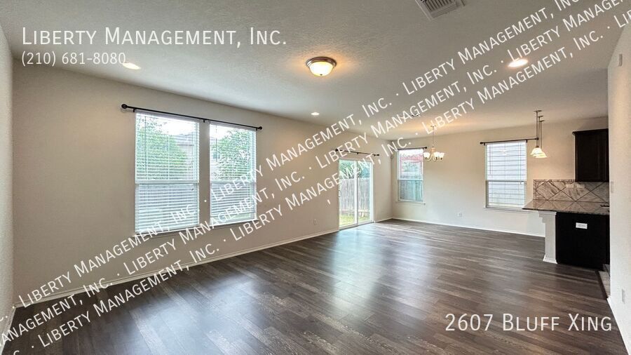Beautiful 3 bedroom 2.5 bath home with SOLAR PANELS property image