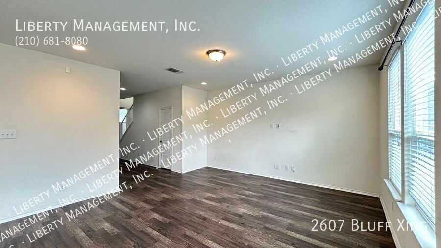 Beautiful 3 bedroom 2.5 bath home with SOLAR PANELS property image