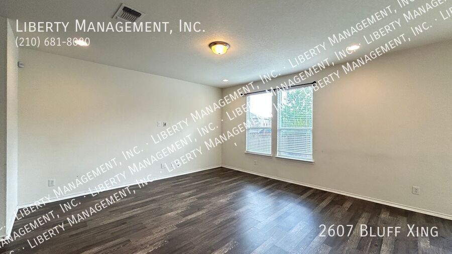 Beautiful 3 bedroom 2.5 bath home with SOLAR PANELS property image