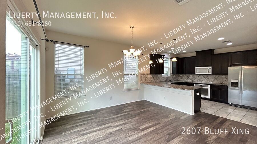 Beautiful 3 bedroom 2.5 bath home with SOLAR PANELS property image