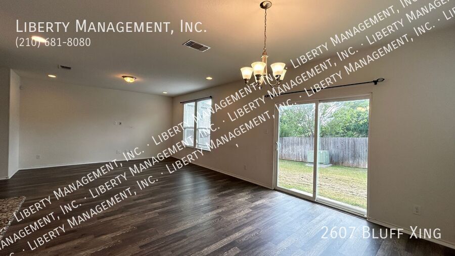 Beautiful 3 bedroom 2.5 bath home with SOLAR PANELS property image