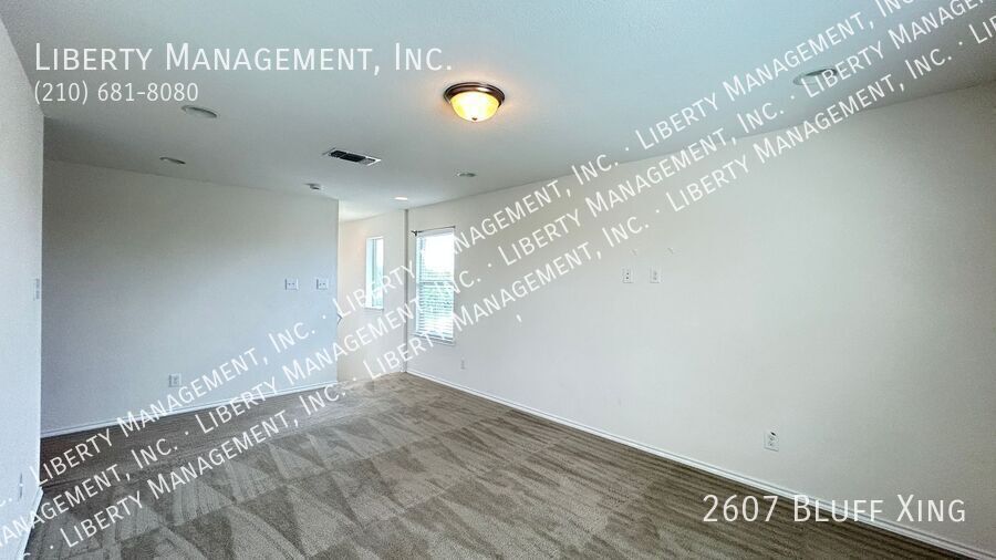 Beautiful 3 bedroom 2.5 bath home with SOLAR PANELS property image