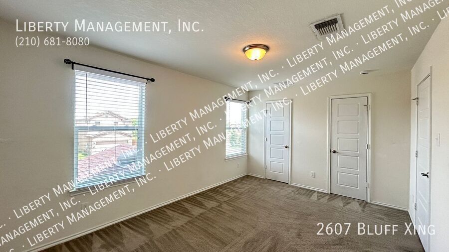 Beautiful 3 bedroom 2.5 bath home with SOLAR PANELS property image