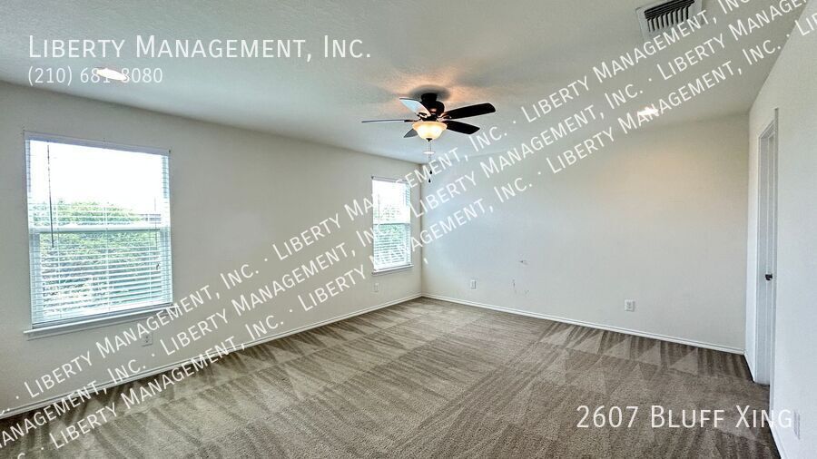 Beautiful 3 bedroom 2.5 bath home with SOLAR PANELS property image