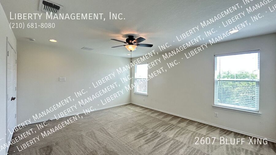 Beautiful 3 bedroom 2.5 bath home with SOLAR PANELS property image
