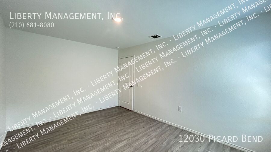 3 Bed 2 Bath 1450 sq ft Single Story Home on a Cul-de-sac property image