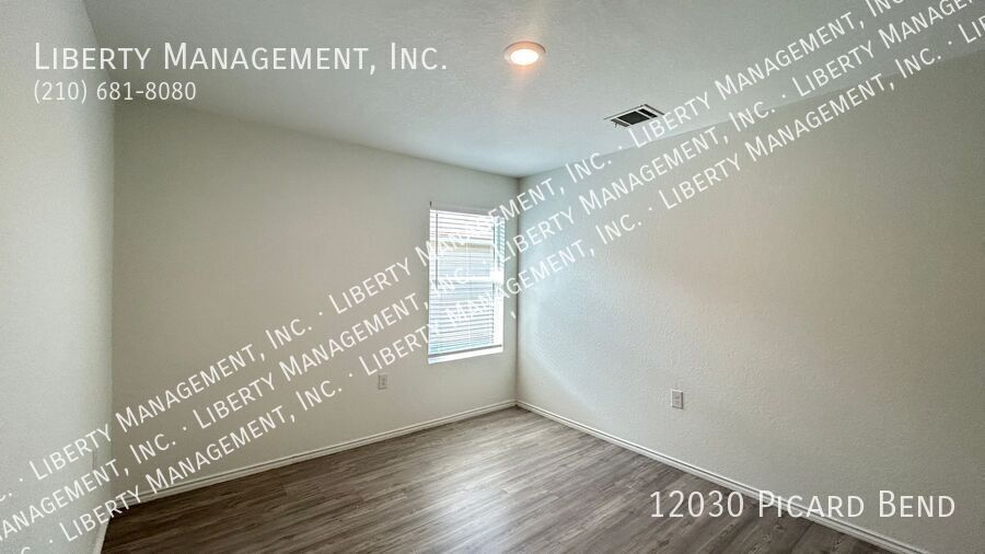 3 Bed 2 Bath 1450 sq ft Single Story Home on a Cul-de-sac property image