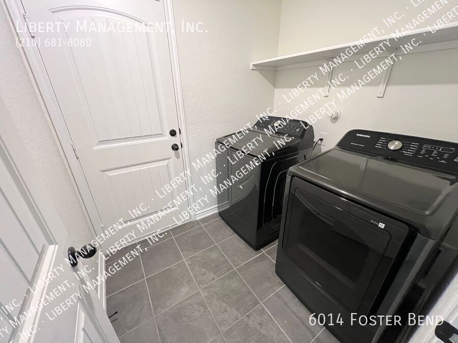 4 Bed, 3 Bath Home on a Greenbelt property image