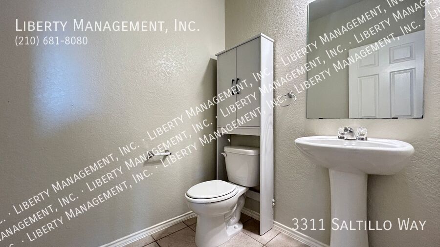 4 Bedroom, 2.5 Bath in Alamo Ranch property image