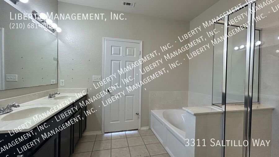 4 Bedroom, 2.5 Bath in Alamo Ranch property image