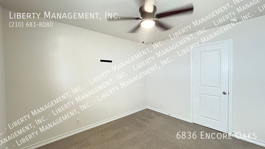 Beautiful and well maintained 1-Story Home is located in Whisper Falls property image