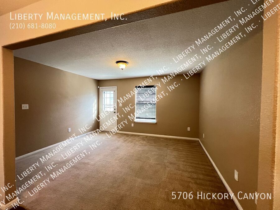 3 Bedroom, 2 Bath near LACKLAND AFB featuring 1233 sq ft living space property image