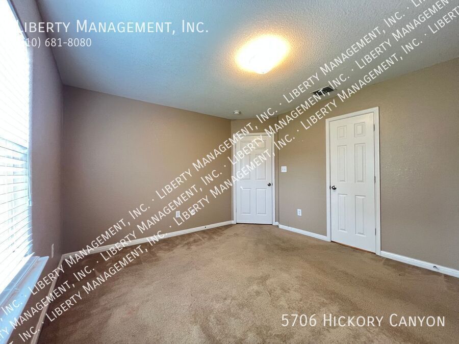 3 Bedroom, 2 Bath near LACKLAND AFB featuring 1233 sq ft living space property image