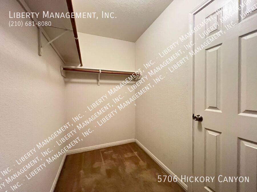 3 Bedroom, 2 Bath near LACKLAND AFB featuring 1233 sq ft living space property image