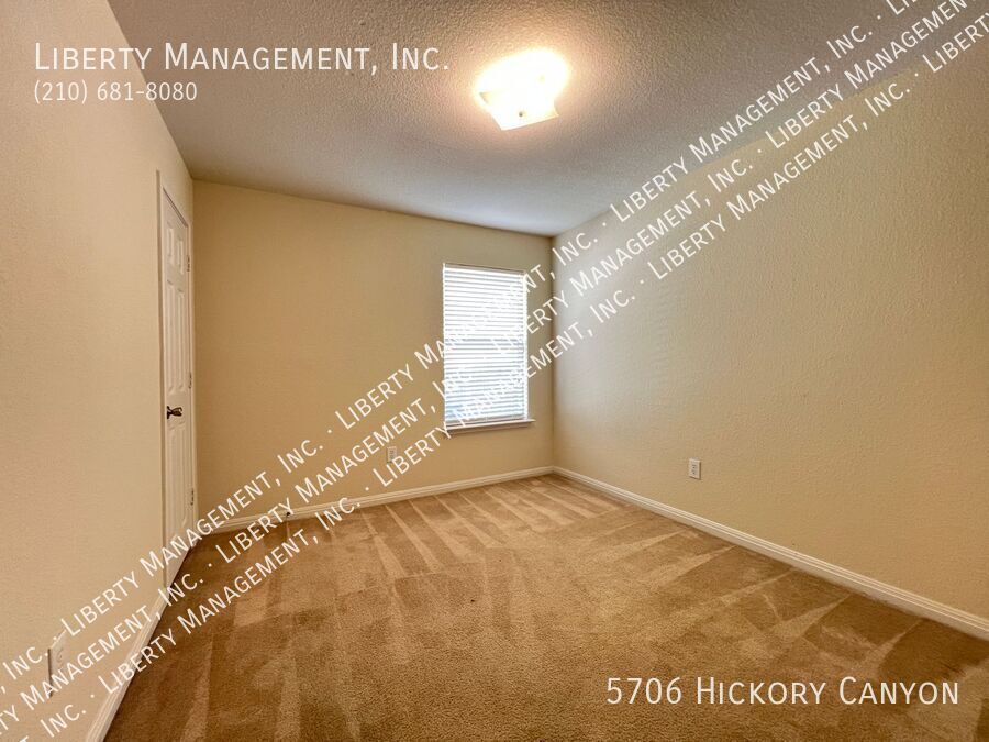 3 Bedroom, 2 Bath near LACKLAND AFB featuring 1233 sq ft living space property image