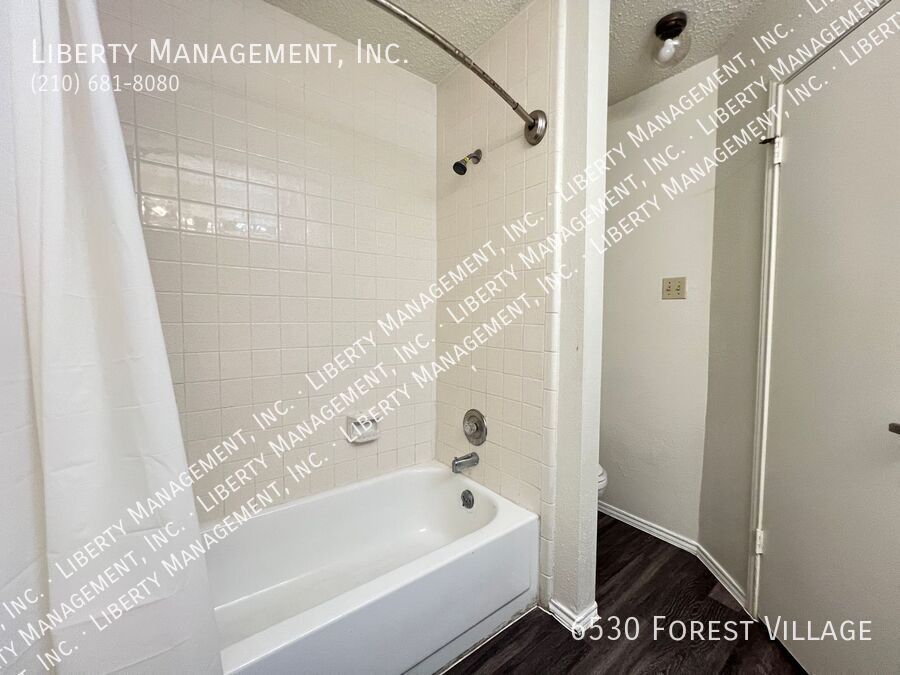 3 Bedroom, 2 Bath Home with Brand New Flooring Throughout property image