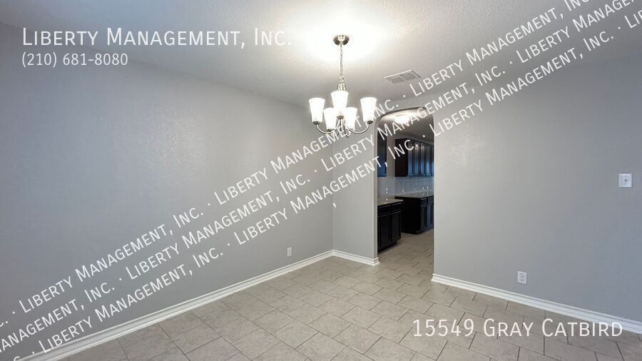 5 Bedroom, 2.5 Bath with Downstairs Primary Bedroom property image
