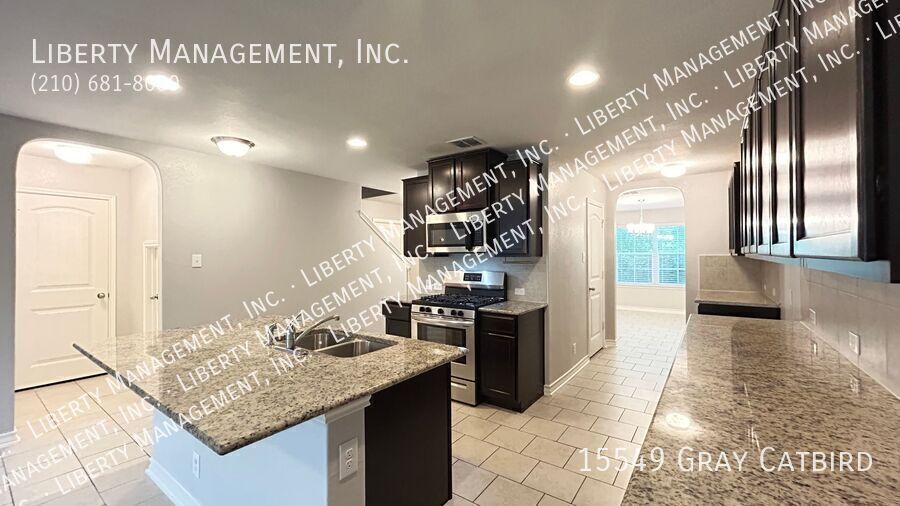 5 Bedroom, 2.5 Bath with Downstairs Primary Bedroom property image