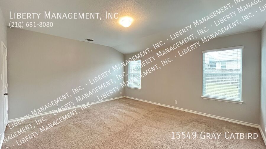 5 Bedroom, 2.5 Bath with Downstairs Primary Bedroom property image
