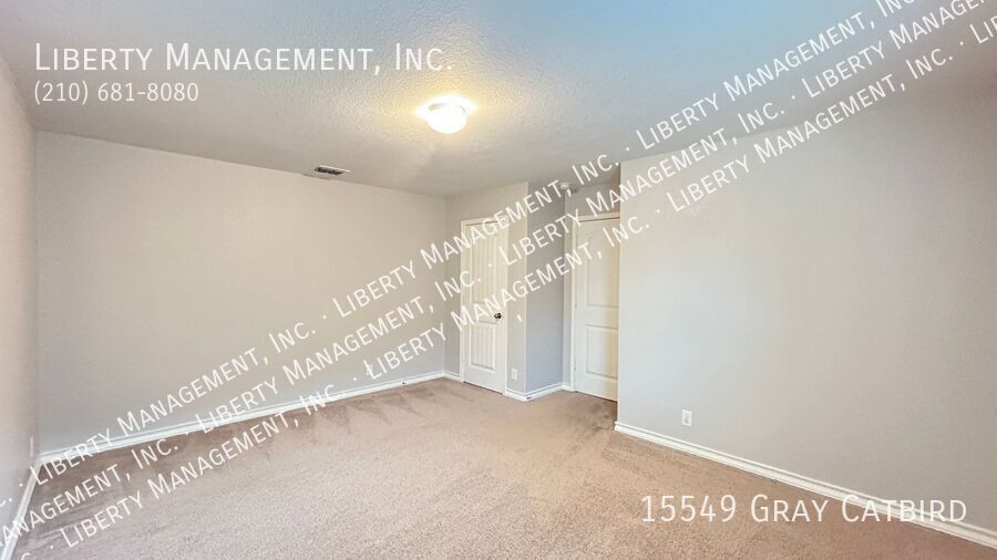 5 Bedroom, 2.5 Bath with Downstairs Primary Bedroom property image