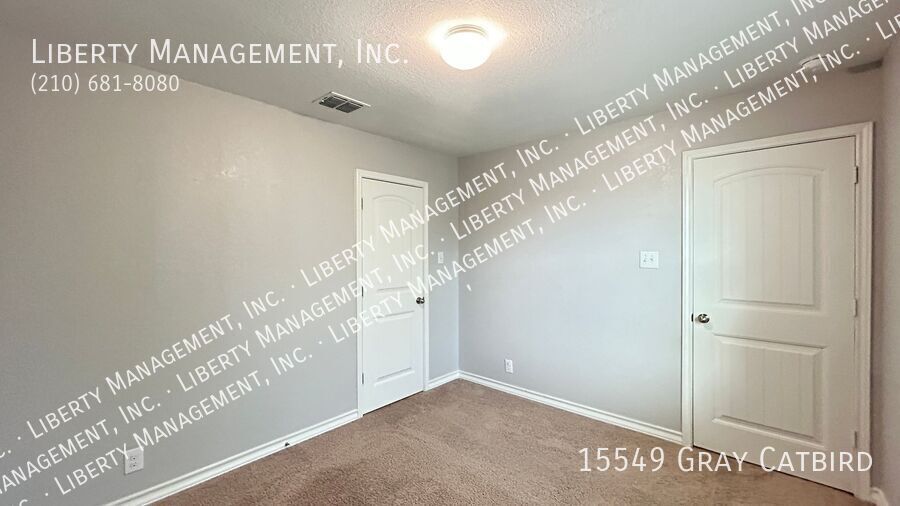5 Bedroom, 2.5 Bath with Downstairs Primary Bedroom property image