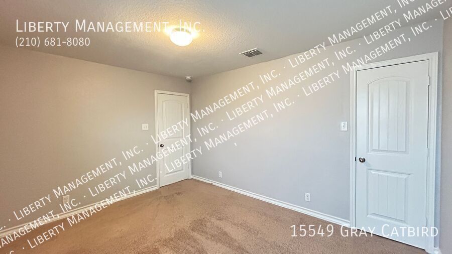 5 Bedroom, 2.5 Bath with Downstairs Primary Bedroom property image