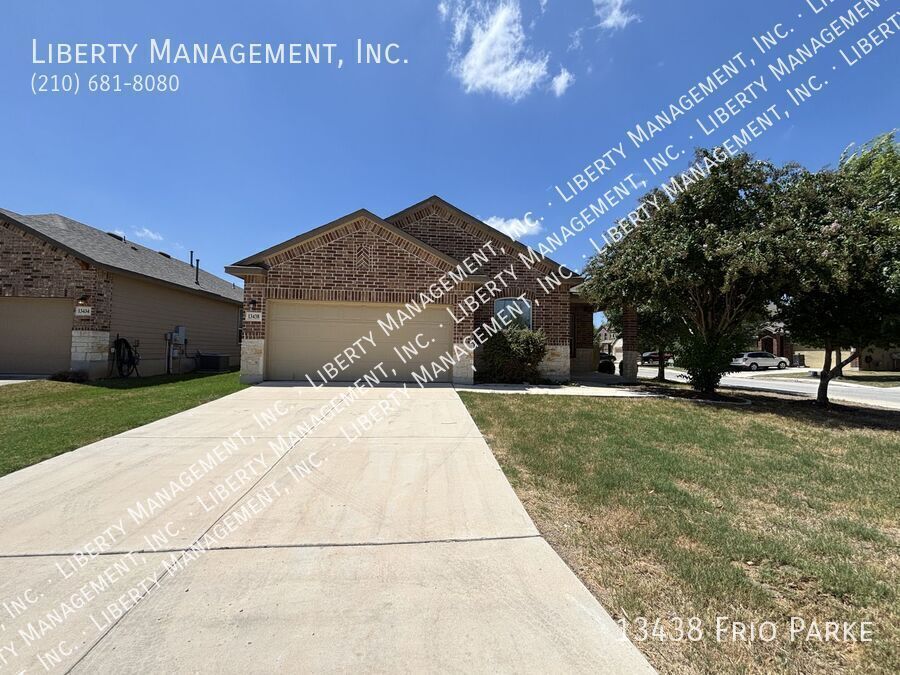 4 bedrooms and 2 baths in Remuda Ranch property image