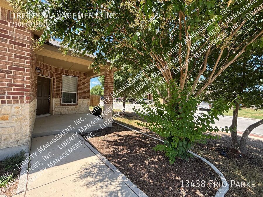 4 bedrooms and 2 baths in Remuda Ranch property image