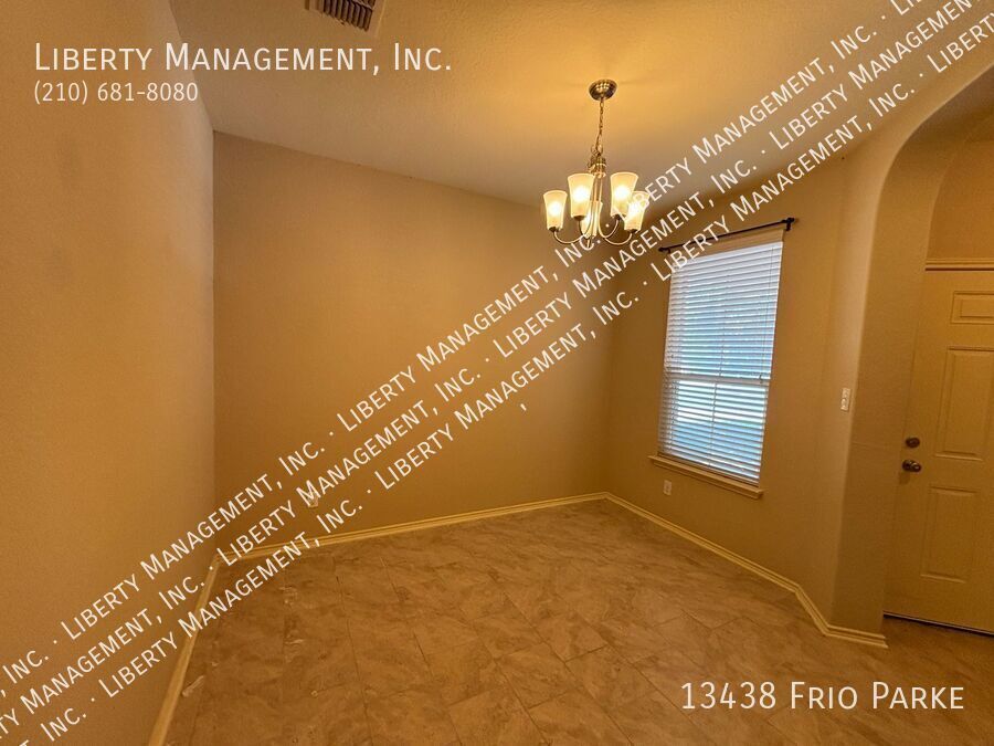 4 bedrooms and 2 baths in Remuda Ranch property image