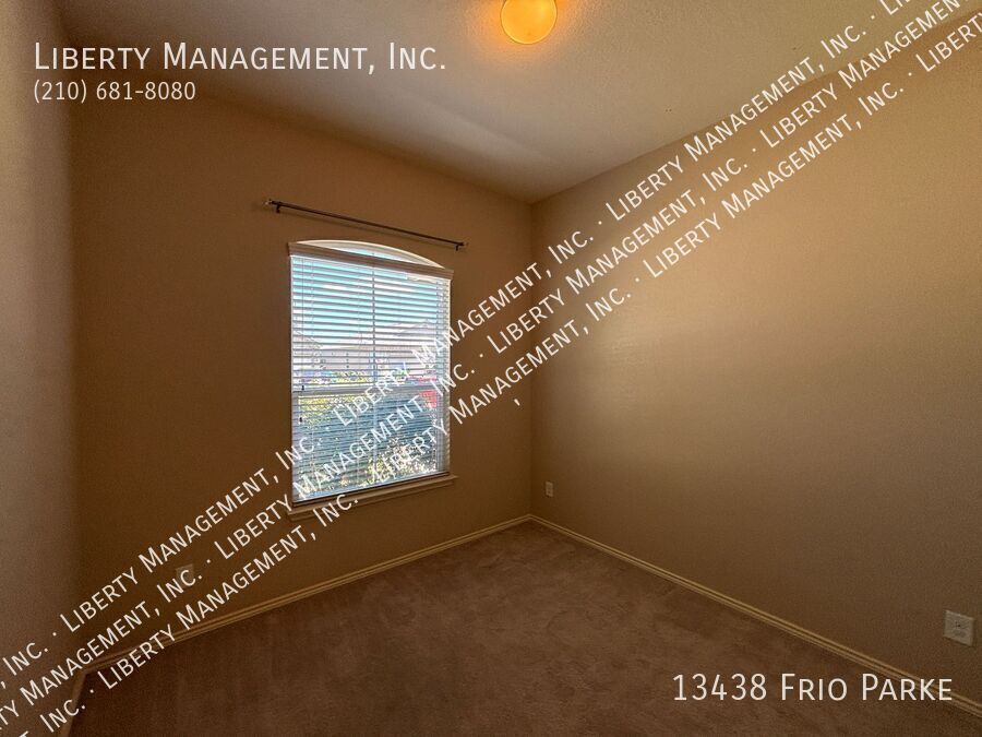 4 bedrooms and 2 baths in Remuda Ranch property image