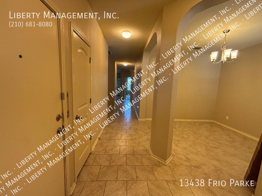 4 bedrooms and 2 baths in Remuda Ranch property image